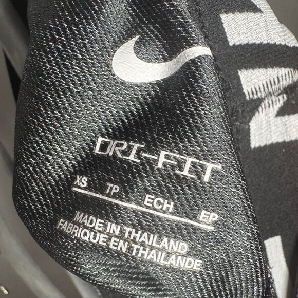 Nike Women’s Dri-Fit Grey Shorts Size XS - Picture 4 of 4